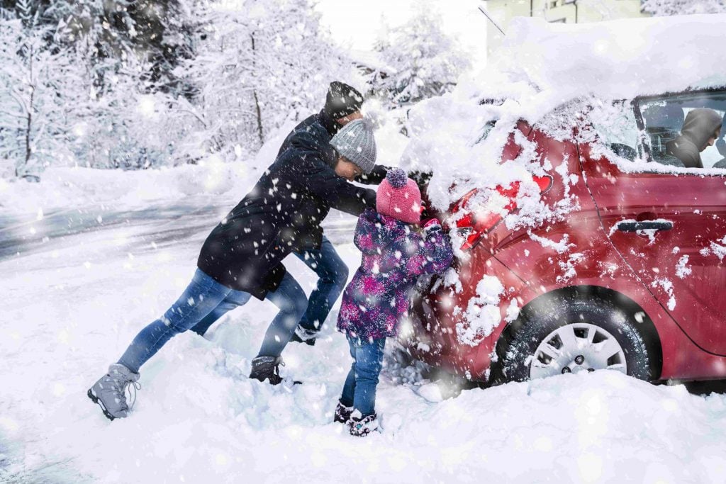 Etre bloqué par la neige peut s'avérer être un véritable défi. 